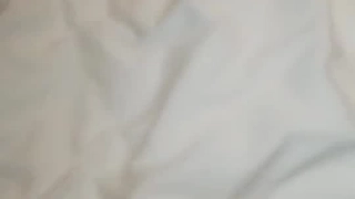 你的居家智慧摄影机安全吗?!在床上翻了一整圈~床头啪床尾合~我是说性器交合~