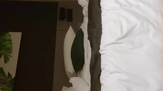 新人小妹刚下海首次和炮友操逼跳脱热舞挺会玩厕所掰穴尿尿抬起脚被大屌操翻