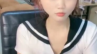 《泽泽奉上》过膝白袜小可爱，叫声甜美引人爱