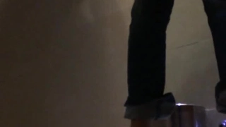 不让睡拉起来后入，娇喘吁吁