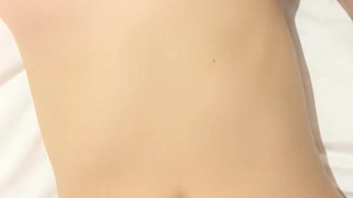 小女友第一次3P被陌生男人玩的激情似火