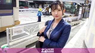 小热巴OOXX高颜值双女舔逼道具自慰啪啪，抹上润滑油震动棒插入给炮友口交骑坐