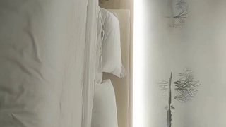 [Uncensored] 天然豪乳-草莓宝贝??。啊啊啊小骚逼好痒好烫，爸爸快把精液射进来，浴缸手指狂速抽插骚穴！